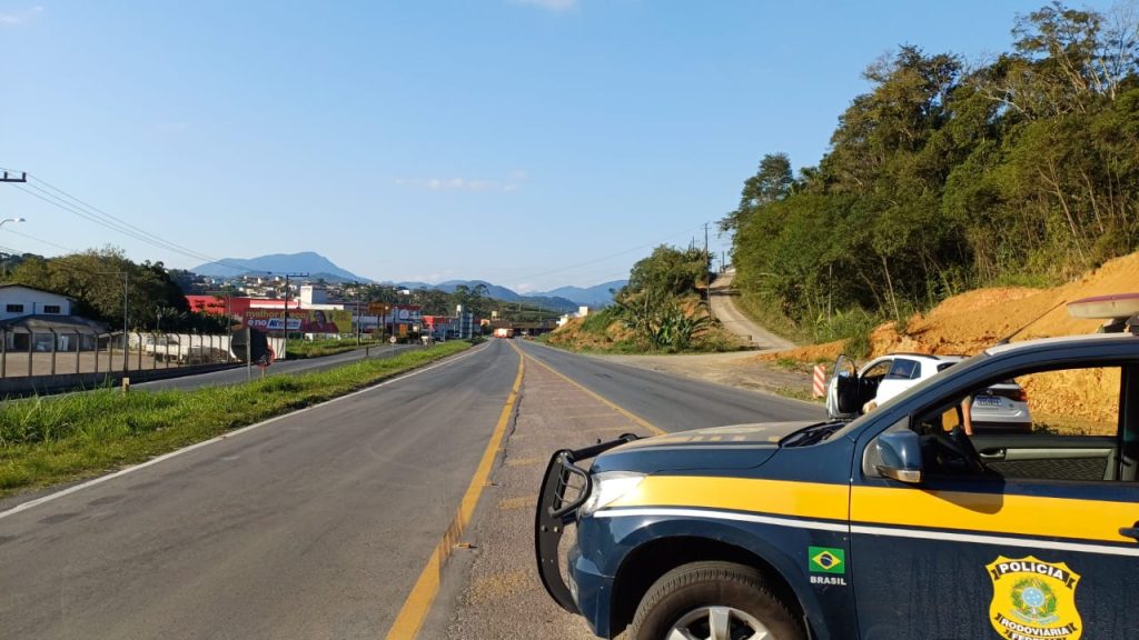 🚨 URGENTE – BR-470 é totalmente interditada por suspeita de vazamento de gás