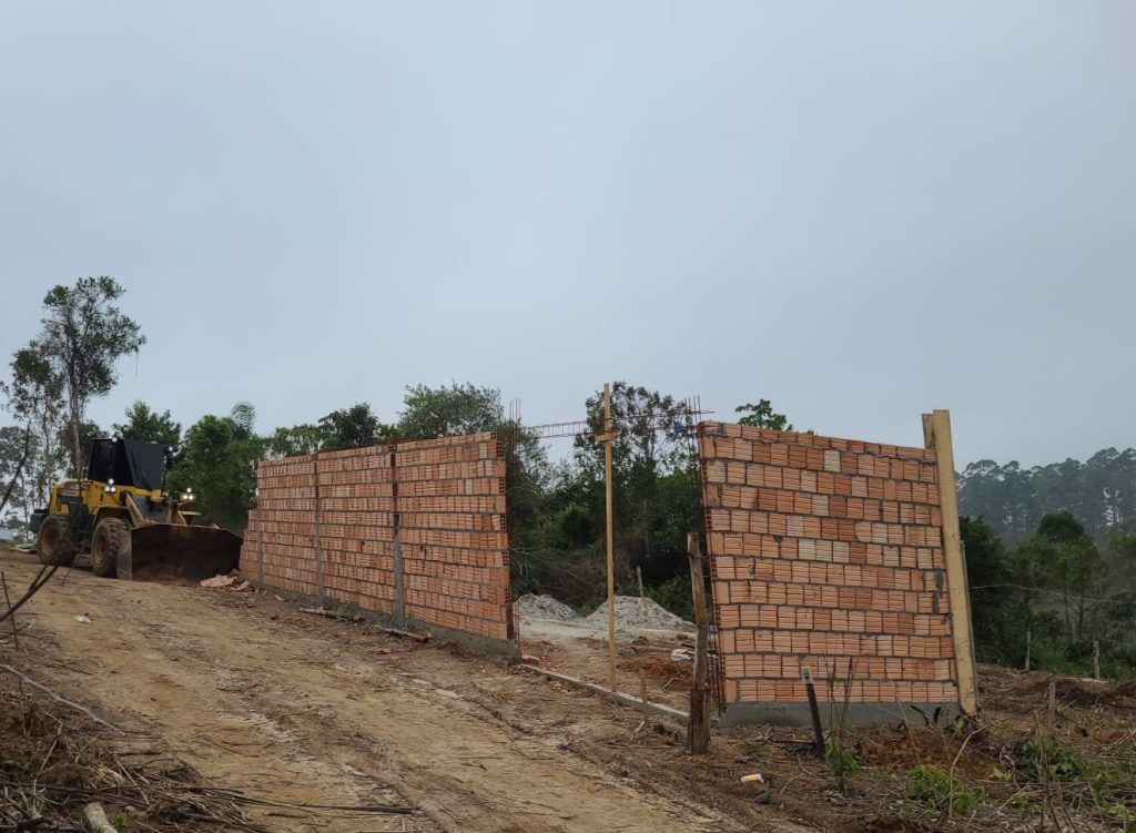FUNDEMA – Sete obras irregulares são demolidas em Barra Velha (SC): saiba como proceder antes de iniciar uma construção