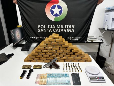 Polícia Militar apreende 30 kg de maconha e arma de fogo em operação