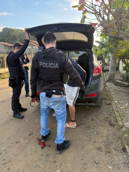 Operação policial resulta na prisão de suspeito de roubo e recuperação de celular