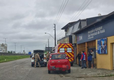 Paraense embriagado invade mercado em Barra Velha e deixa dois feridos