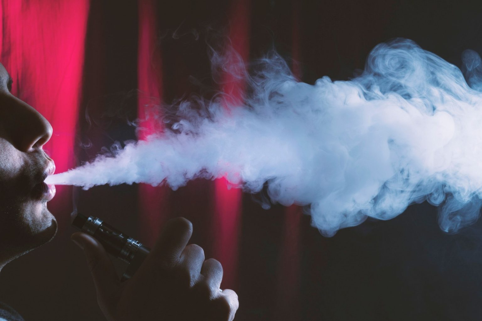 Prefeitura de Joinville sanciona lei para prevenir uso de cigarros eletrônicos entre crianças e adolescentes
