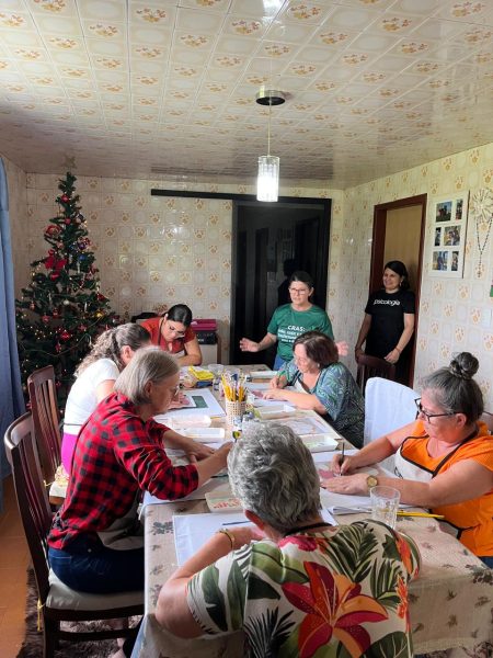 São João do Itaperiú encerra atividades do projeto “Artesanato em Casa – Momento com as Vizinhas Amigas” no bairro Santa Luzia
