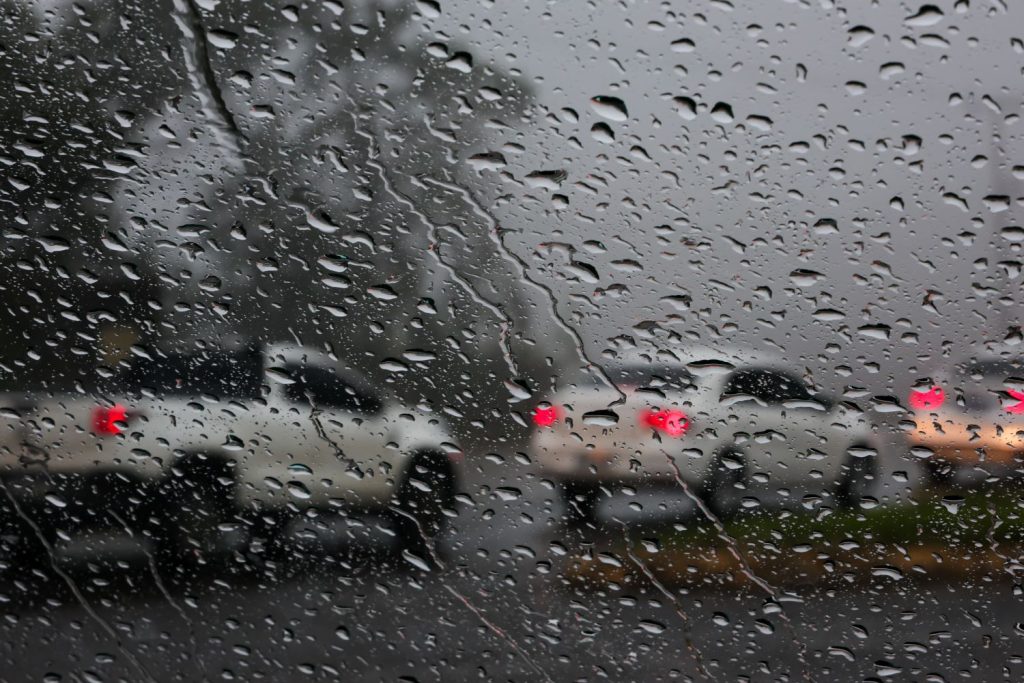 Dezembro começa com chuva e temporais em Santa Catarina