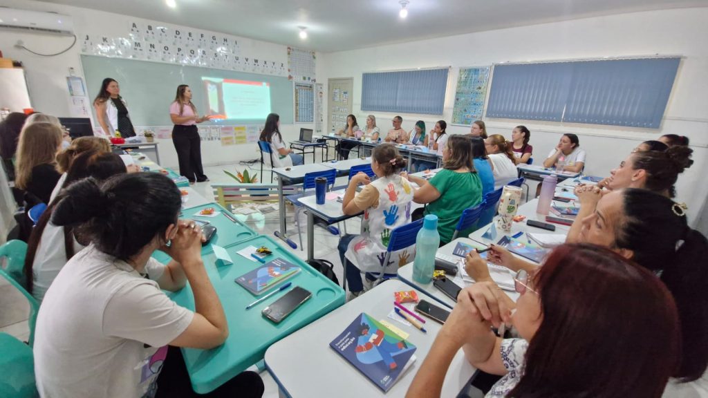 São João do Itaperiú adere ao PROLEEI e inicia formação continuada para professores da educação infantil