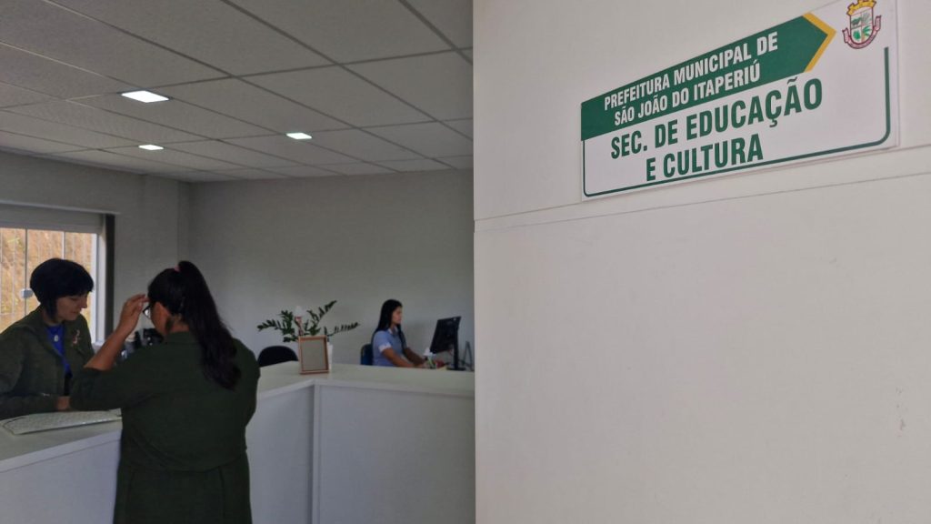 São João do Itaperiú amplia oportunidades educacionais com nova turma da EJA em parceria com o SESI