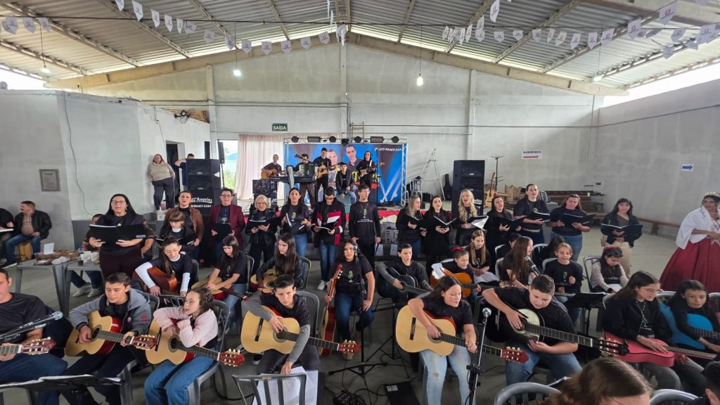 Coral Municipal emociona público no último dia da 111ª Festa de São João em São João do Itaperiú