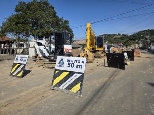 Infraestrutura de esgoto ganha novas etapas de execução no bairro Itajuba