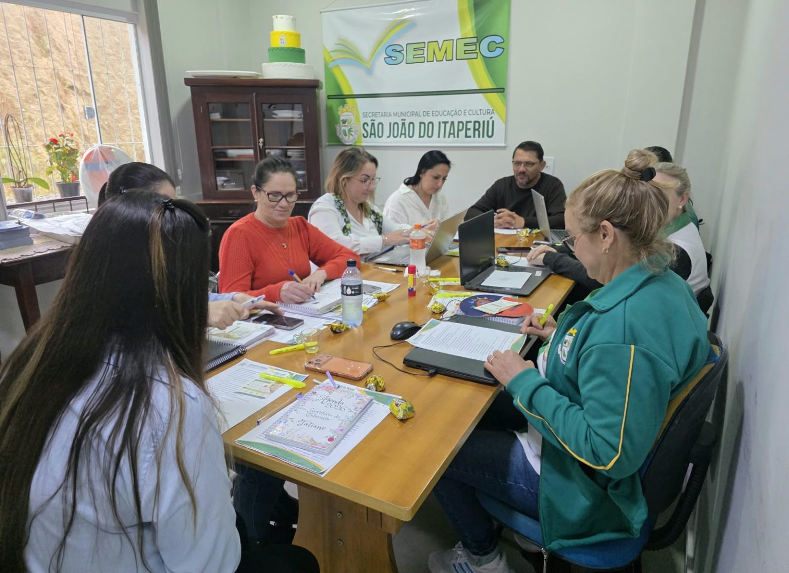 Secretaria de Educação e Cultura de SJI promove reunião com gestores para alinhar ações e calendário escolar