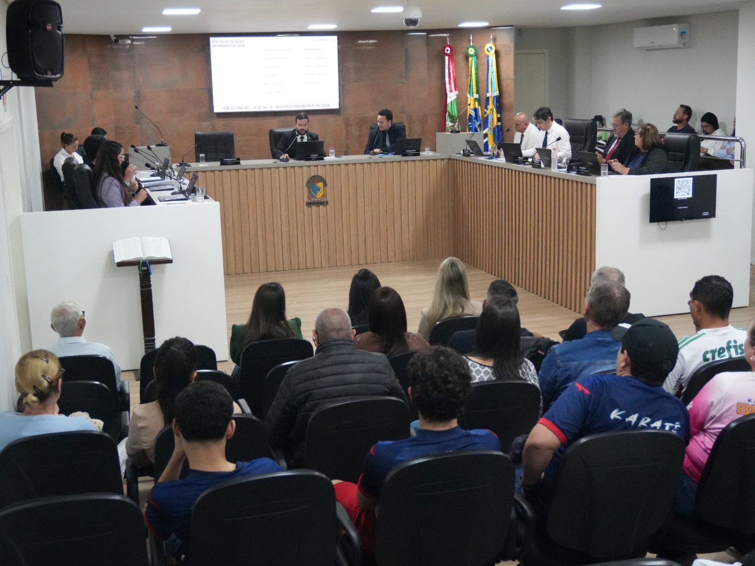 Vereadores aprovam projeto que autoriza instalação de câmeras em escolas e CEIs de Balneário Piçarras